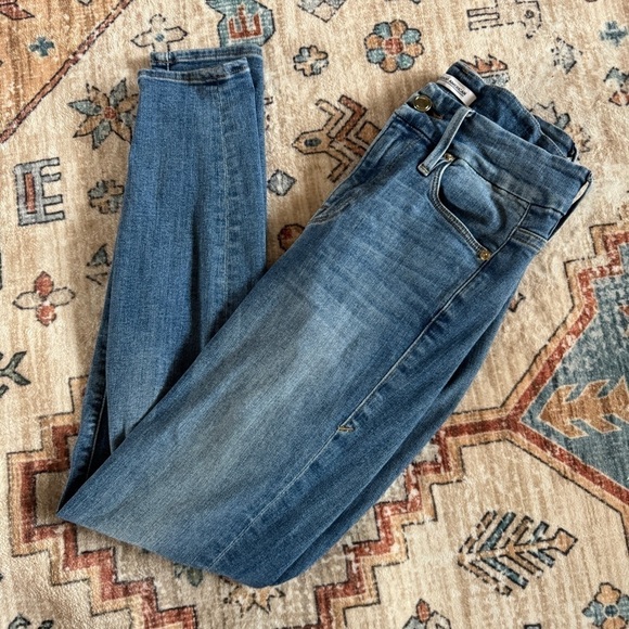 Good American Good Legs Chewed Back Pocket High Waist Skinny Jeans - Picture 2 of 5
